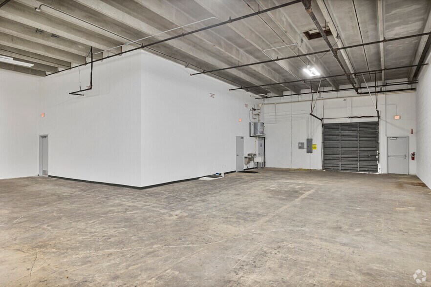 More Photos Of 7212-7282 NW 33rd St, Miami Unknown For Lease