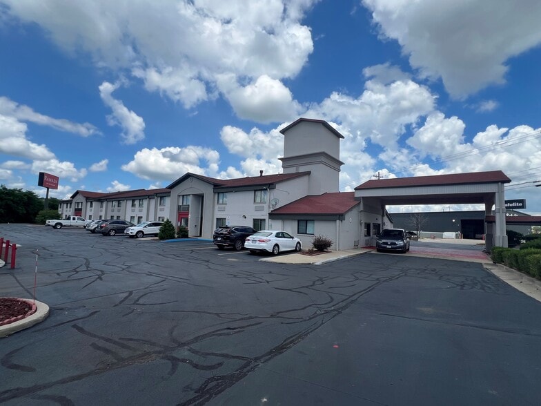 Primary Photo Of 901 Conley Rd, Columbia Hotel For Sale