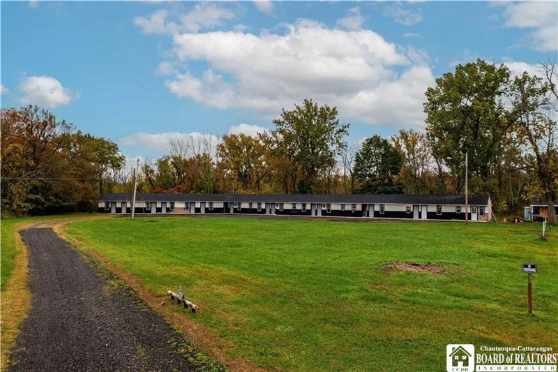 More Photos Of 363 Lake Shore Dr W, Dunkirk Hotel For Sale