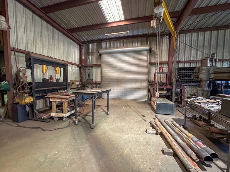 More Photos Of 4133 Loop 343, Rusk Manufacturing For Sale