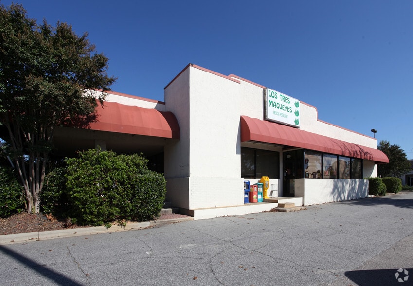 More Photos Of 910-980 Kildaire Farm Rd, Cary Unknown For Lease