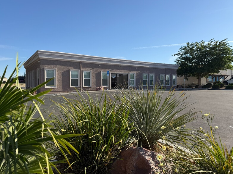 Primary Photo Of 15371 Bonanza Rd, Victorville Office For Lease