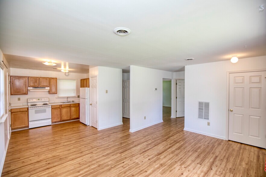 More Photos Of 7626 Bellehaven Dr, Gloucester Point Apartments For Sale