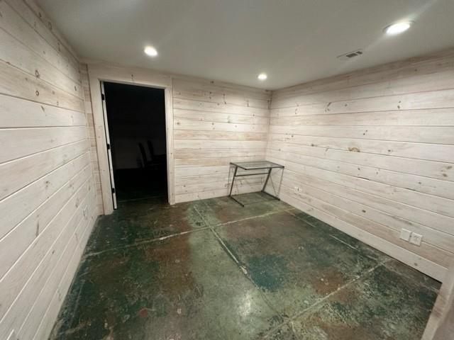 More Photos Of 110 S Houston Ave, Denison Showroom For Sale