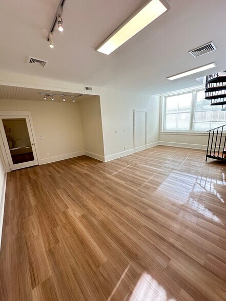 More Photos Of 44 Main St, Clinton Office For Lease