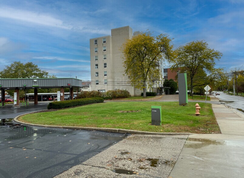 More Photos Of 56 Pleasant St, Oberlin Freestanding For Sale