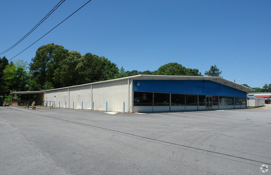 More Photos Of 7401 Tara Blvd, Jonesboro Freestanding For Sale