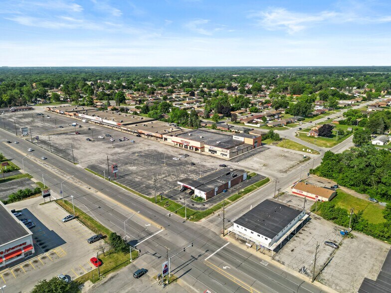 More Photos Of 5340-5364 Broadway, Merrillville Storefront For Sale