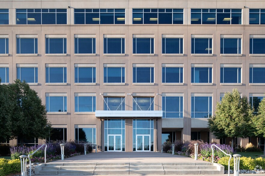 More Photos Of 6430 S Fiddlers Green Cir, Greenwood Village Office For Lease