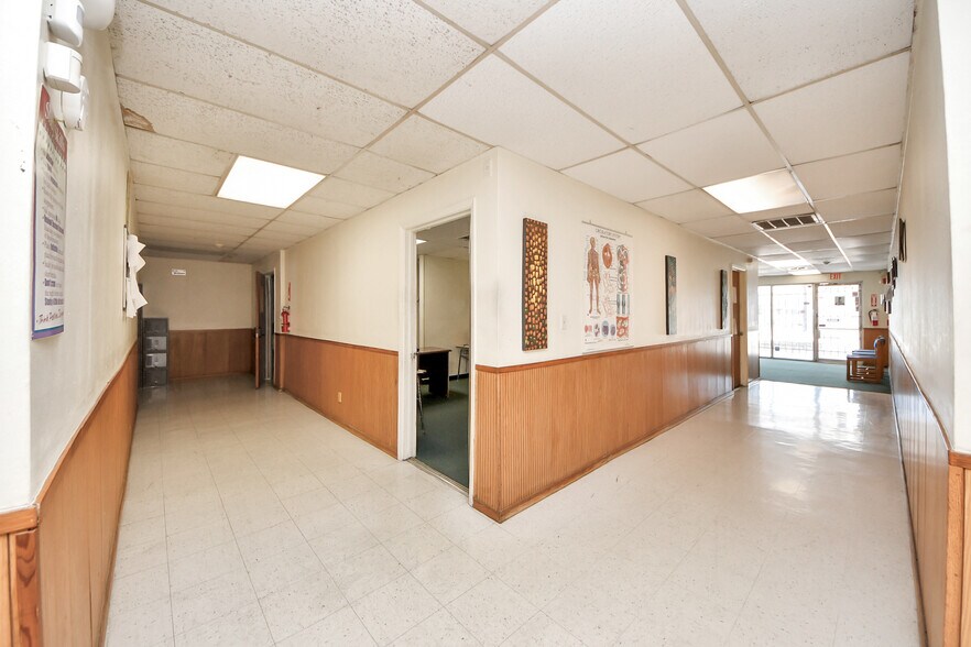 More Photos Of 6902 Cook Rd, Houston Flex For Lease