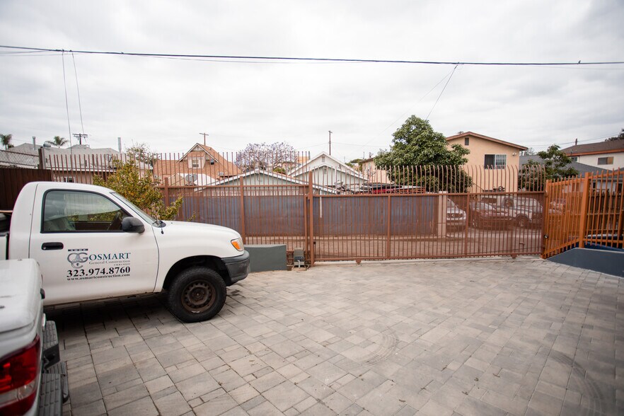 More Photos Of 2909 E 1st St, Los Angeles Office For Sale