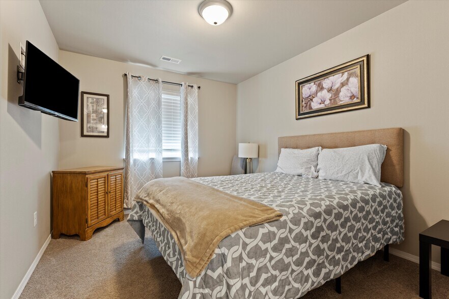 More Photos Of 2729 W Marina Dr, Moses Lake Apartments For Sale