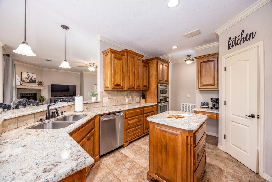 More Photos Of 12625 Sandpiper Rd, Thackerville Specialty For Sale