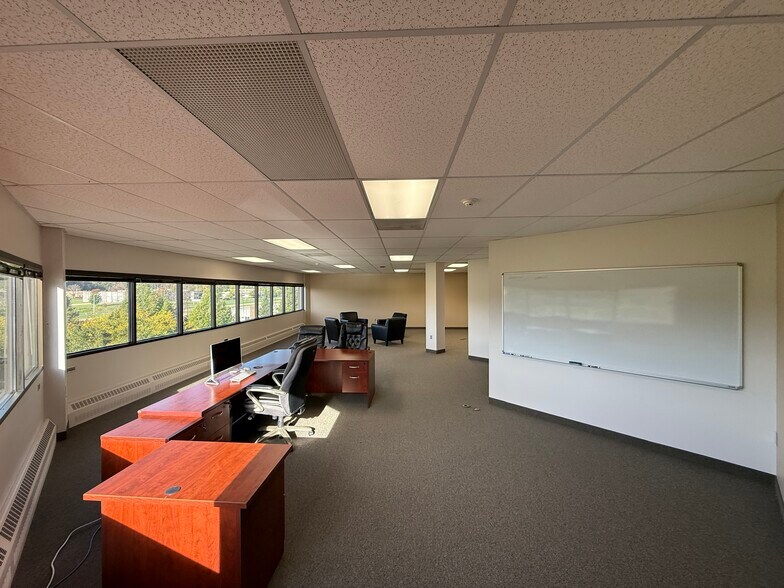 More Photos Of 186 County Road U, River Falls Office For Lease