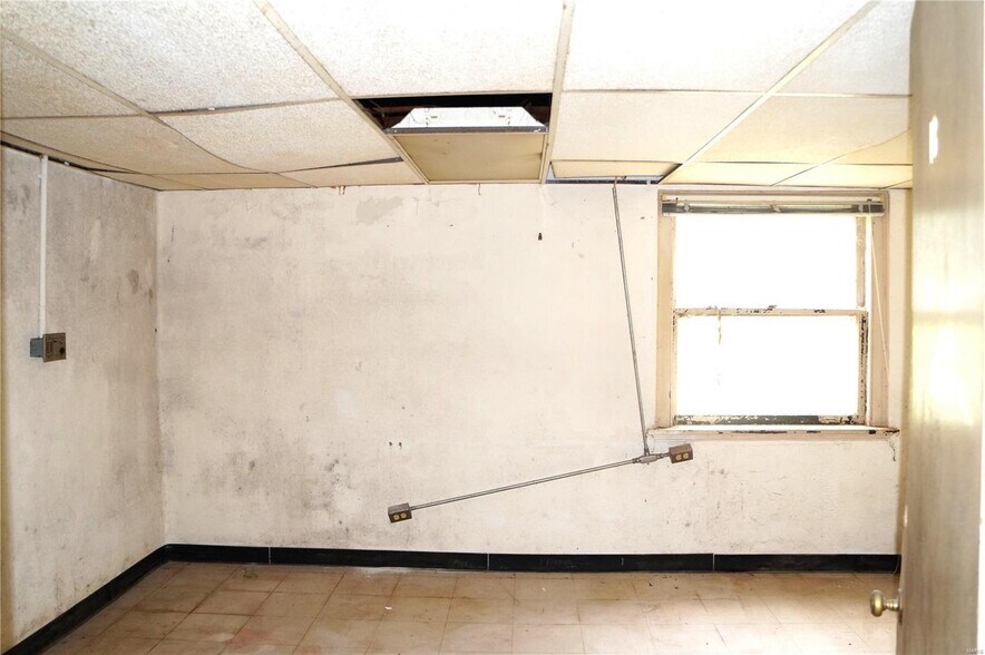 More Photos Of 919 S Jackson St, Kennett Assisted Living For Sale