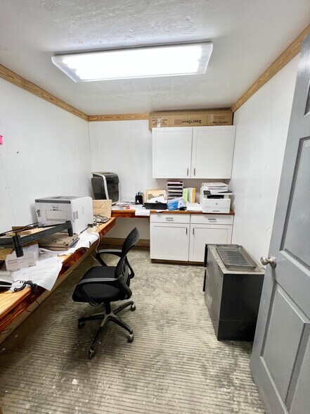 More Photos Of 11660 Highway 96, Millport Auto Repair For Lease