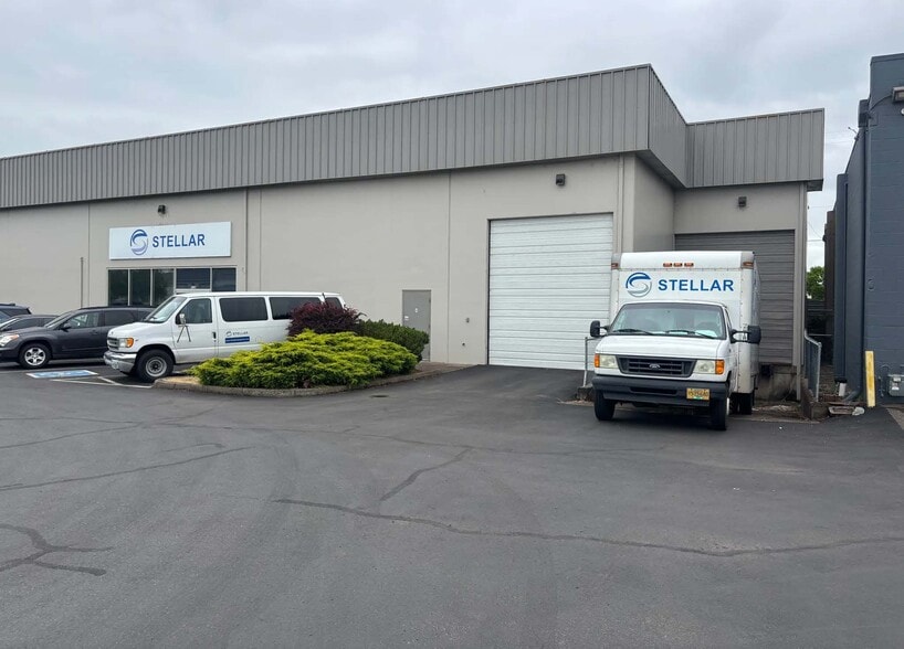 Primary Photo Of 1128 S Commercial Way SE, Albany Warehouse For Lease