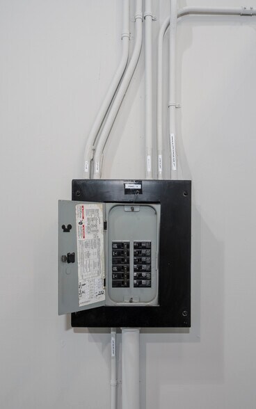 More Photos Of 7307 Sandscove Ct, Winter Park Light Distribution For Lease