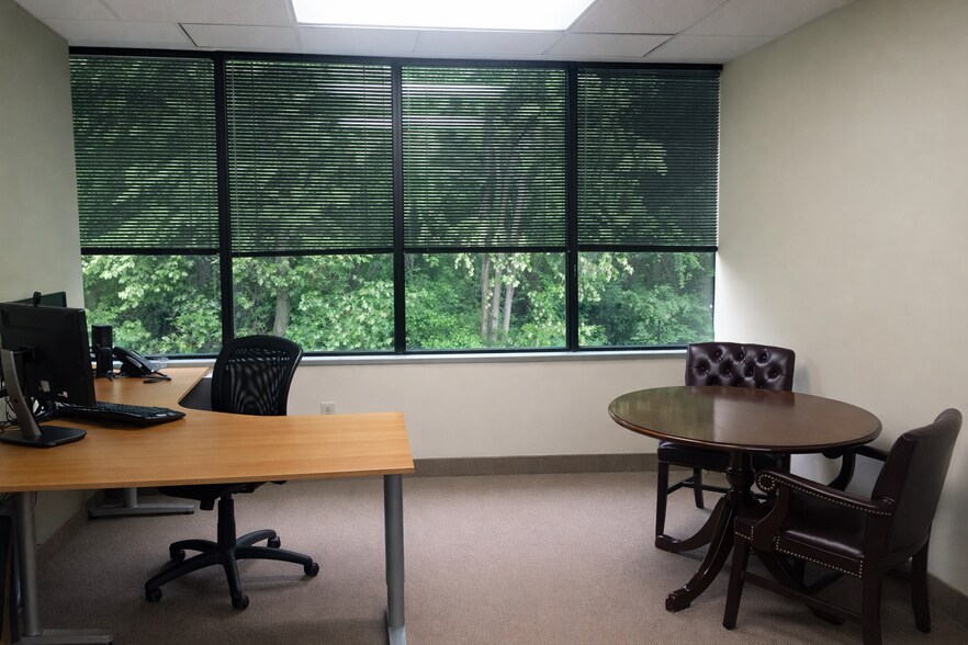 More Photos Of 33 Rock Hill Rd, Bala Cynwyd Office For Sale