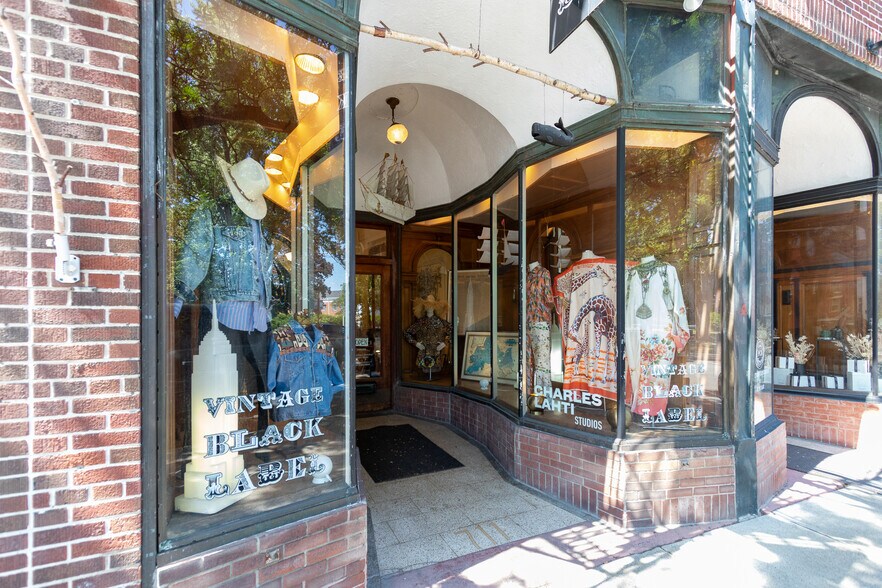 More Photos Of 711 Warren St, Hudson Storefront Retail Residential For Lease