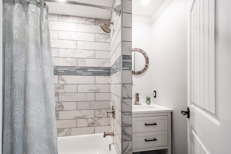 More Photos Of 11620 Fostoria Rd, Cleveland Office For Sale