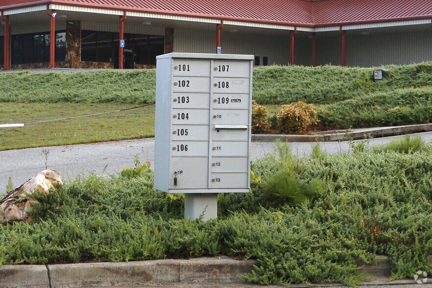 More Photos Of 98 Dean Goss Dr, Jasper Storefront Retail Office For Sale