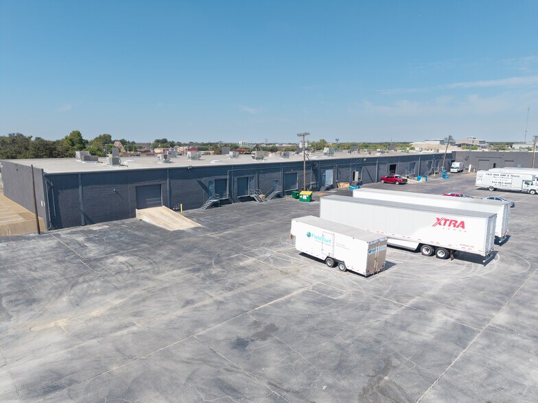 More Photos Of 3212-3214 Belt Line Rd, Farmers Branch Unknown For Lease