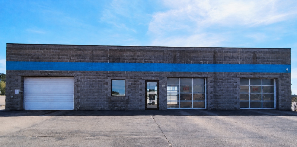 Primary Photo Of 3456 E Main St, Merrill Carwash For Sale