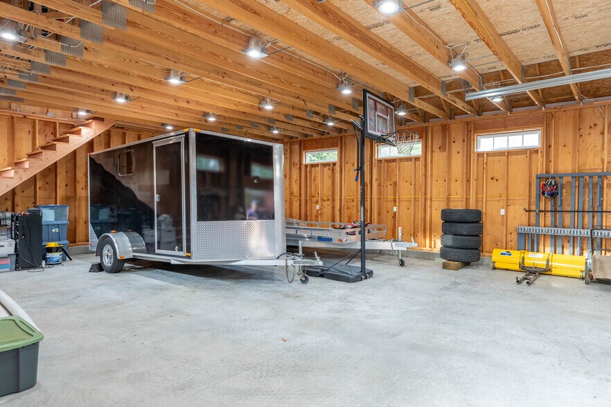 More Photos Of 110 Wauregan Rd, Canterbury Flex For Sale