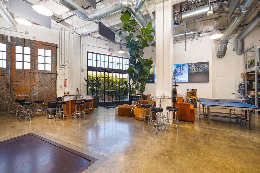 More Photos Of 25 E Mason St, Santa Barbara Research And Development For Lease