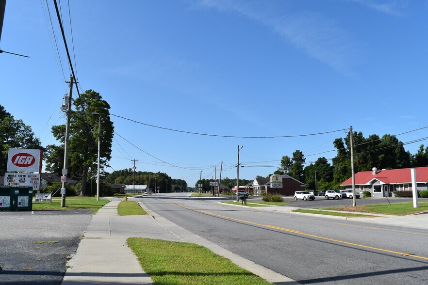 More Photos Of 615 S Walnut St, Pamplico Freestanding For Lease