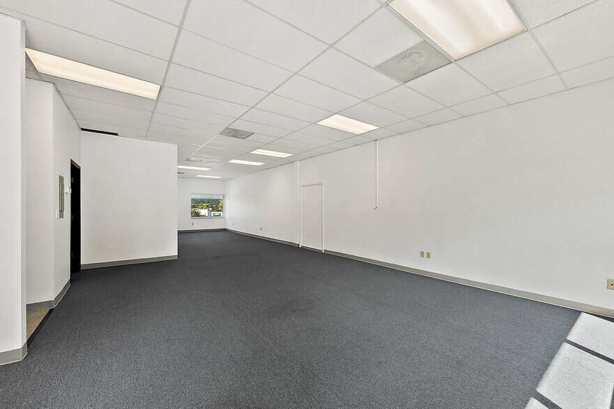 More Photos Of 3721 Kitsap Way, Bremerton Office For Lease
