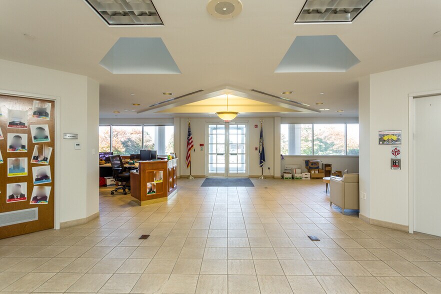 More Photos Of 1450 Technology Dr, Harrisonburg Office For Sale