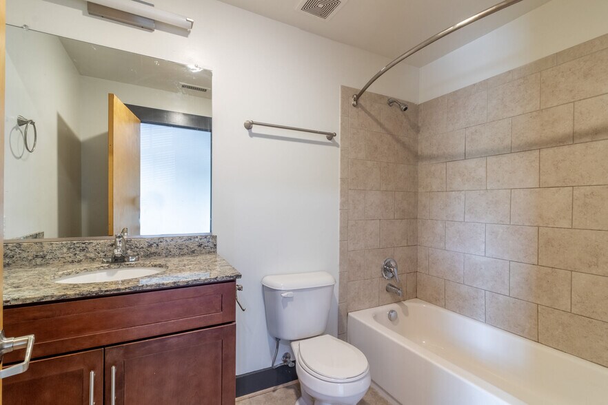 More Photos Of 1131 Commerce St, Petersburg Apartments For Sale