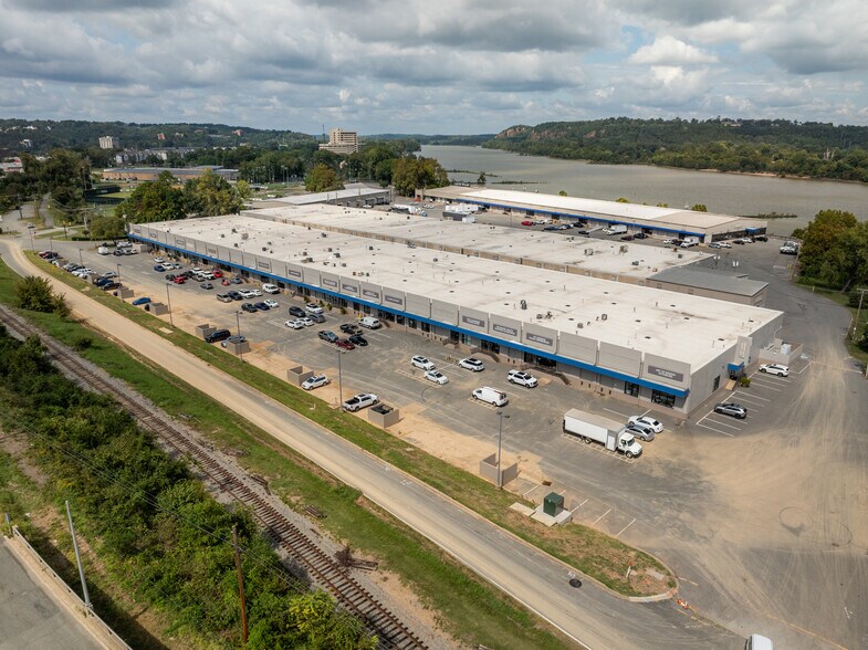 More Photos Of 2400 Cantrell Rd, Little Rock Unknown For Lease