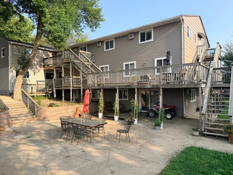 Primary Photo Of 2212 Okoboji Ave, Milford Apartments For Sale