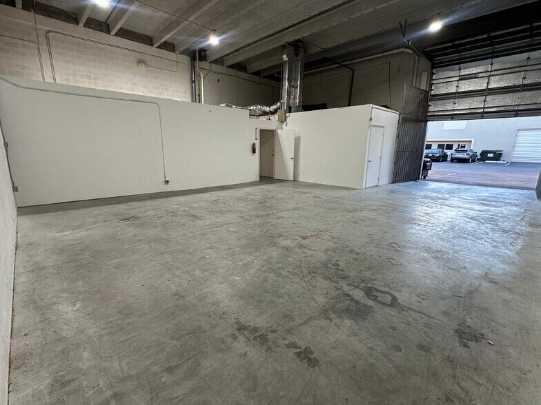More Photos Of 11453-11477 NW 34th St, Doral Warehouse For Lease