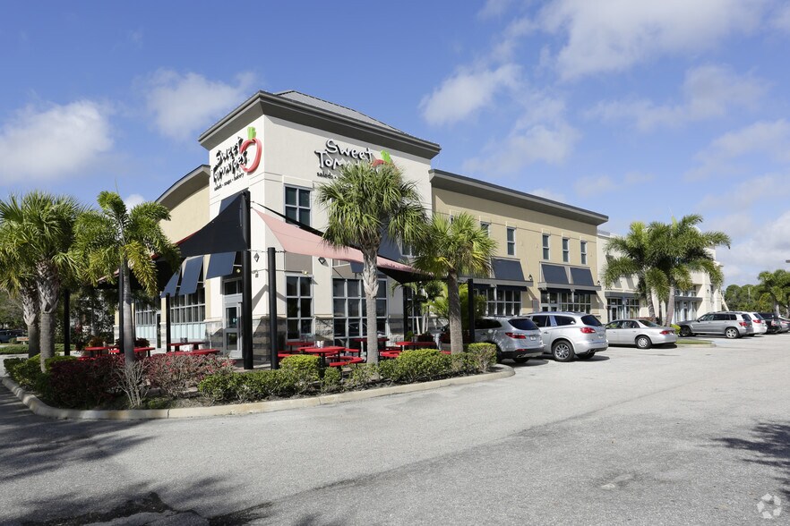 More Photos Of University Pky, University Park General Retail For Lease