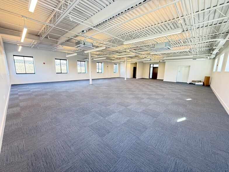 More Photos Of 220 W 18th St, Kansas City Office For Lease