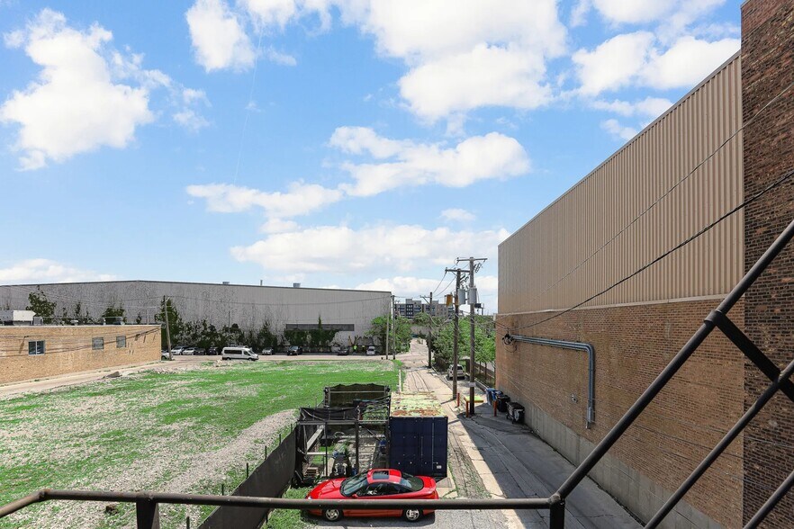 More Photos Of 1665 W Fullerton Ave, Chicago Land For Sale