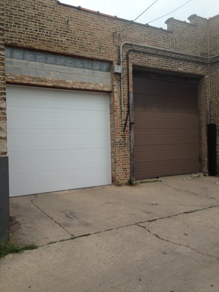 More Photos Of 3913-3915 W Armitage Ave, Chicago Warehouse For Lease