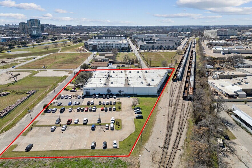 More Photos Of 200 Greenleaf St, Fort Worth Industrial For Sale