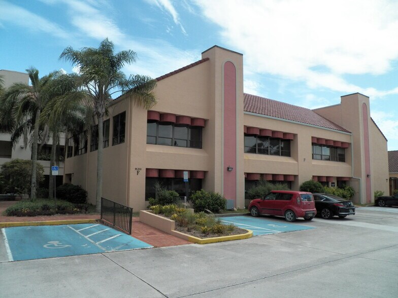 More Photos Of 900 SE Ocean Blvd, Stuart Medical For Lease