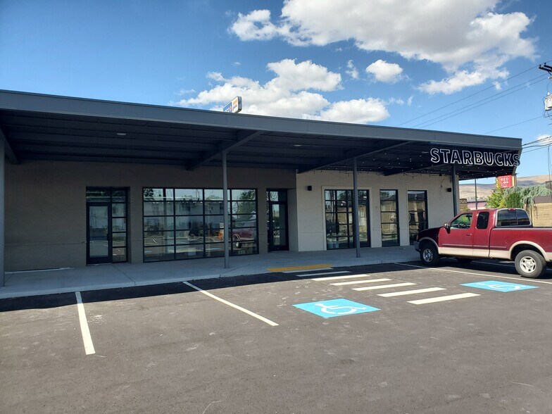 More Photos Of 602 E Yakima Ave, Yakima Storefront Retail Office For Lease