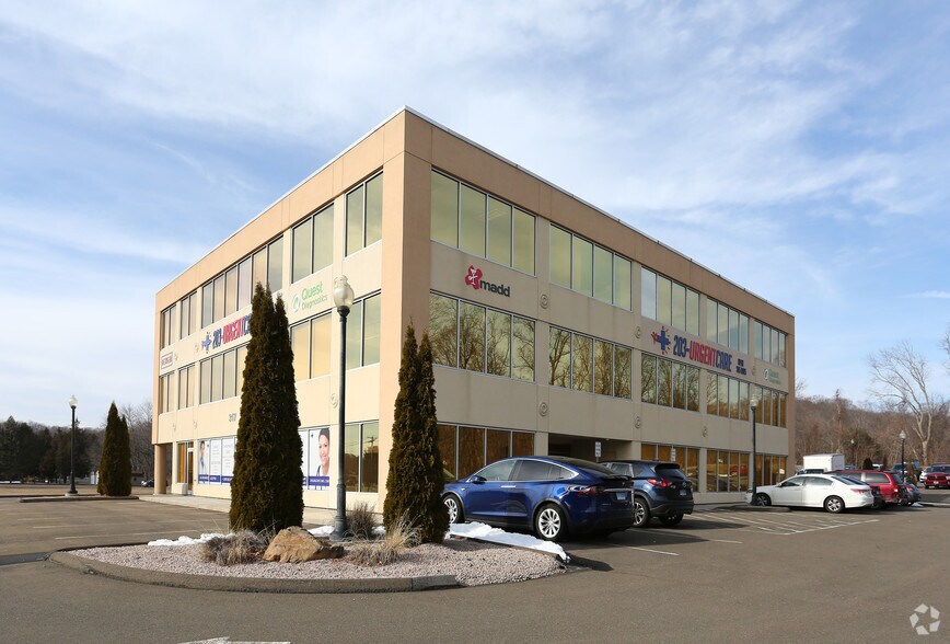 More Photos Of 317 Foxon Rd, East Haven Medical For Lease