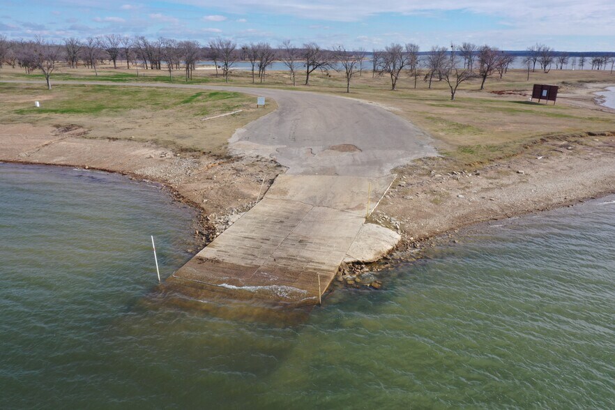 More Photos Of 13947 Reel Ln, Madill Marina For Sale