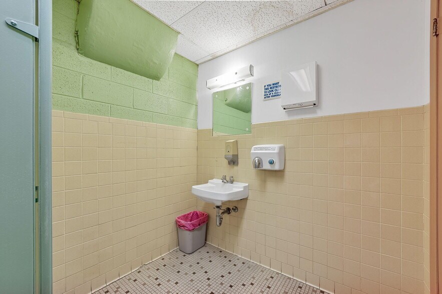 More Photos Of 3500 N Sherman Blvd, Milwaukee Loft Creative Space For Sale