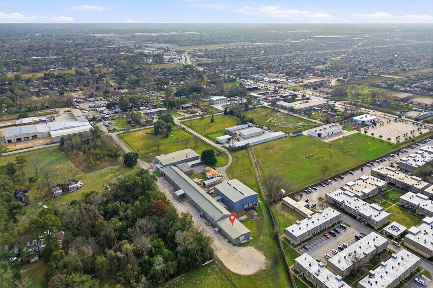 More Photos Of 13025 Fadeway ln, Houston Industrial For Lease