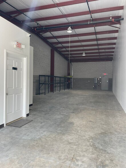 More Photos Of 1550 Tileston Rd, Saint Cloud Warehouse For Lease