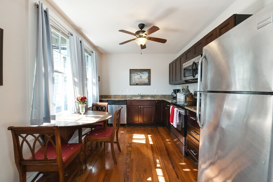 More Photos Of 1572 Magazine St, New Orleans Specialty For Sale